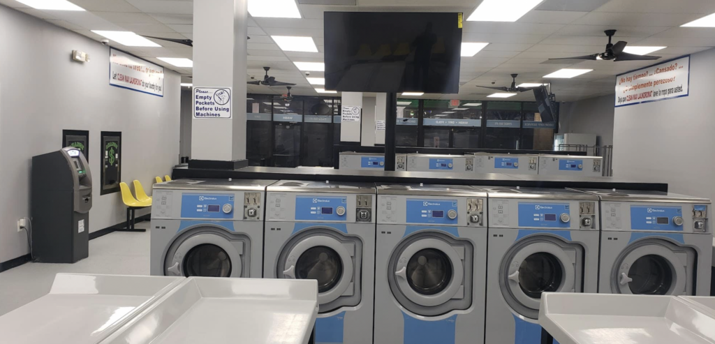 CleanMAX Laundromat photo 3