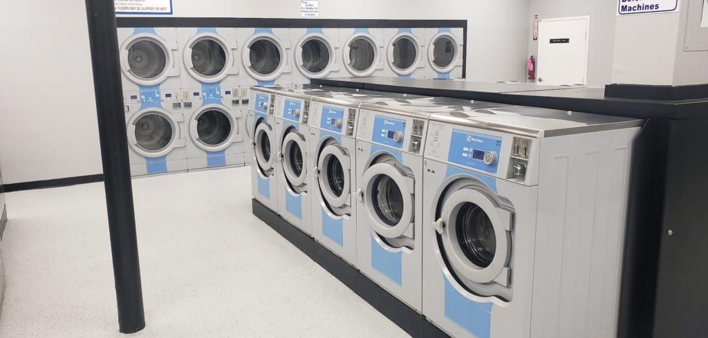 CleanMAX Laundromat photo 6