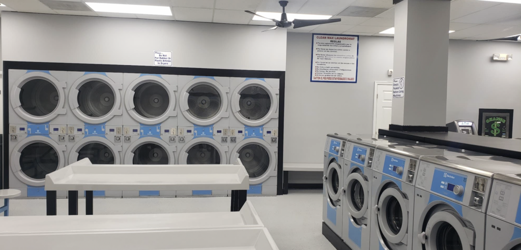 CleanMAX Laundromat photo 8